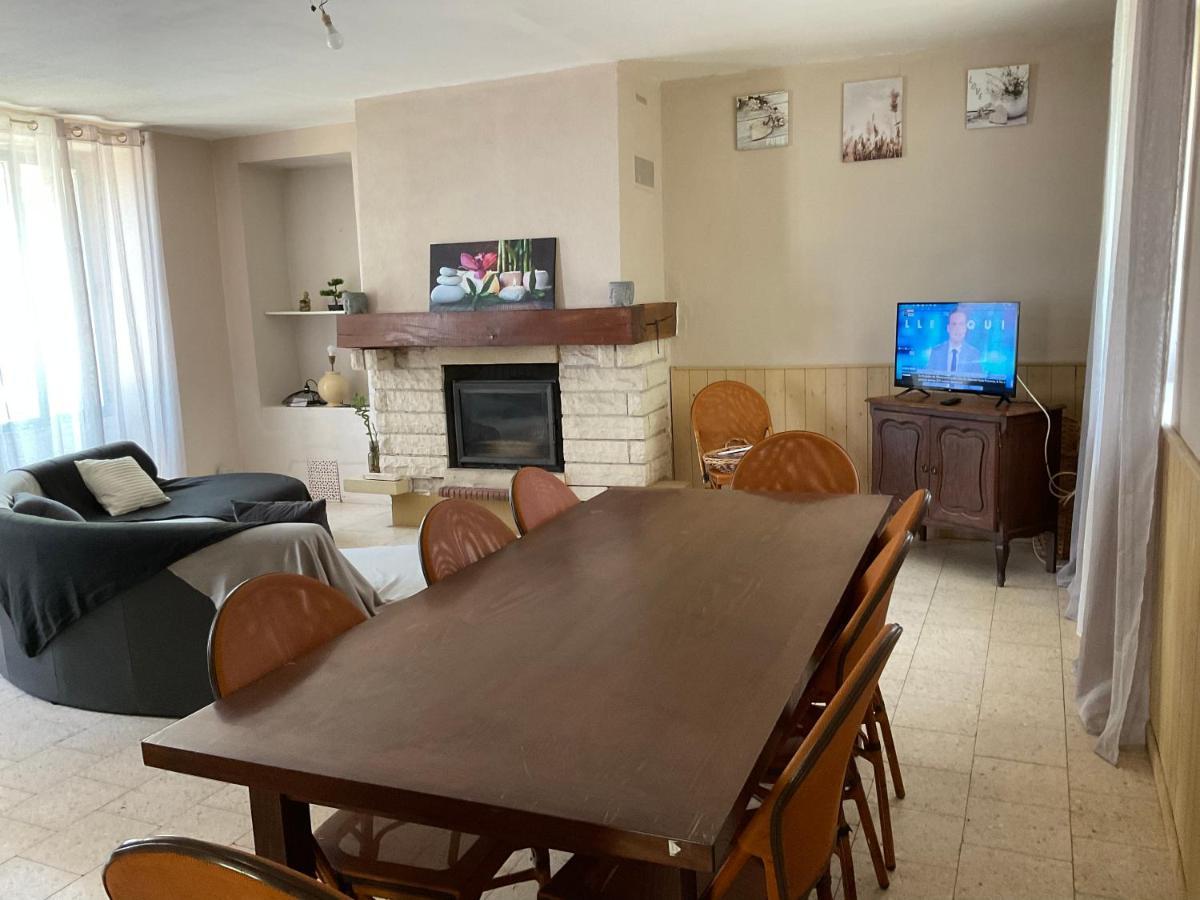Chambres, Table D'Hotes Et Gites Les Mesanges Saint-Jean-de-Sauves Exterior photo